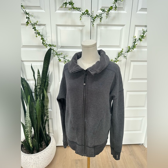 LuluLemon Hug It Out Jacket - Picture 1 of 3